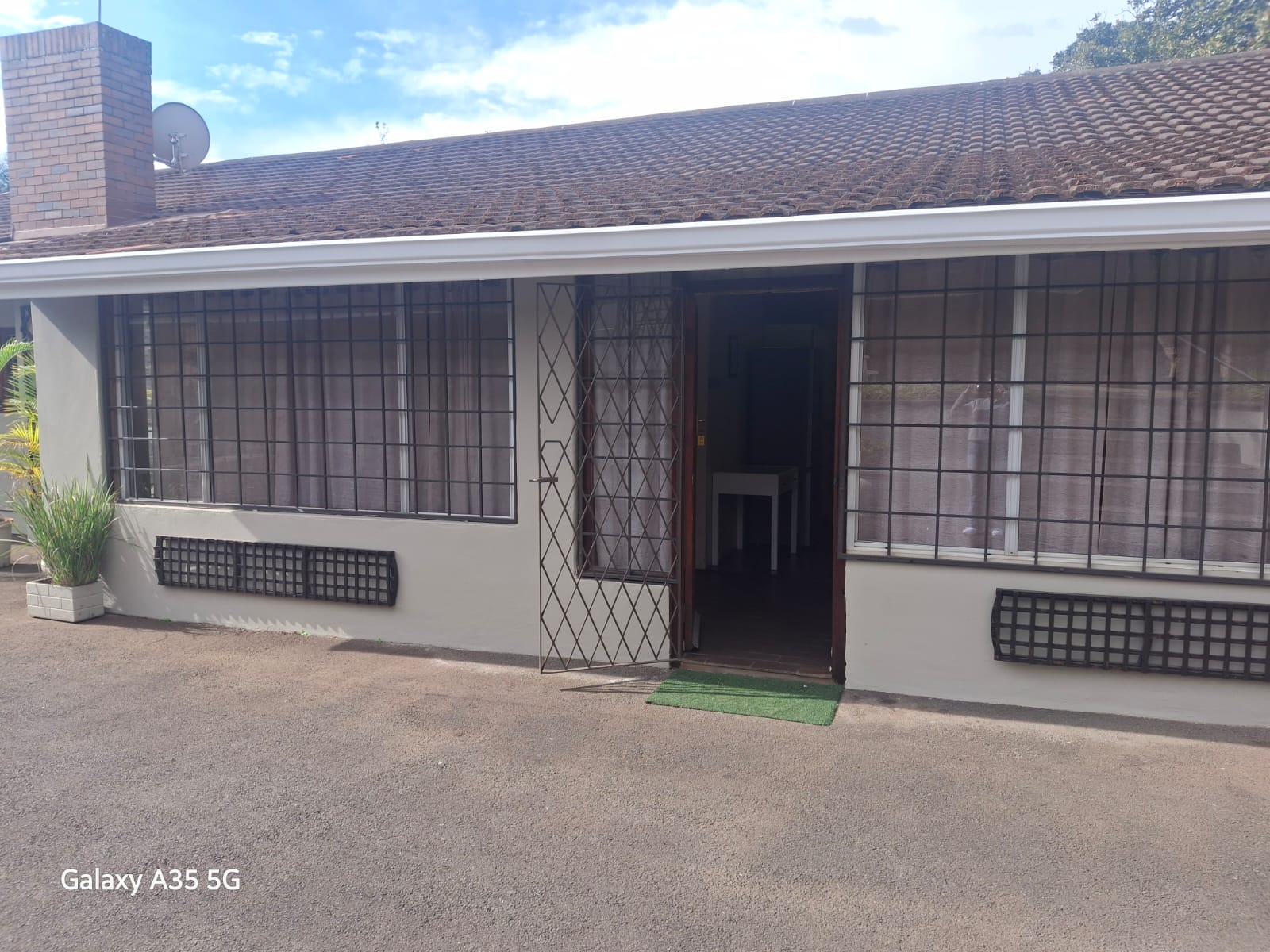 4 Bedroom Guest House photo 4