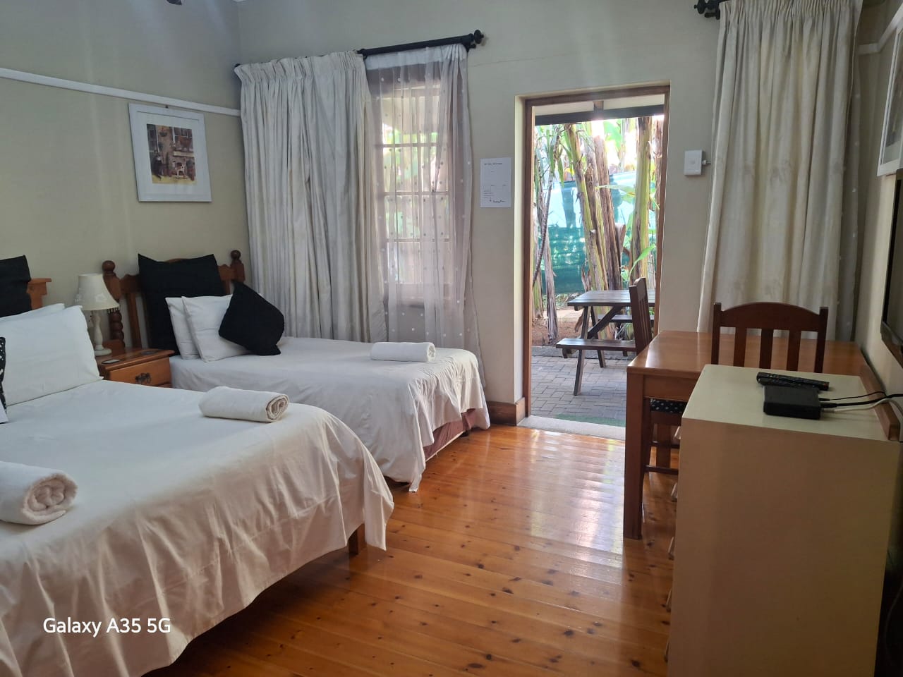 One Bedroom 4 Sleeper Unit photo 6